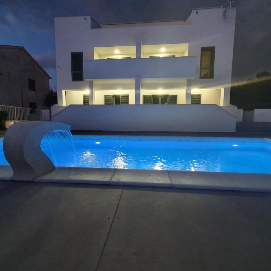 Villa Aquamarine Apartments Novalja Kültér fotó