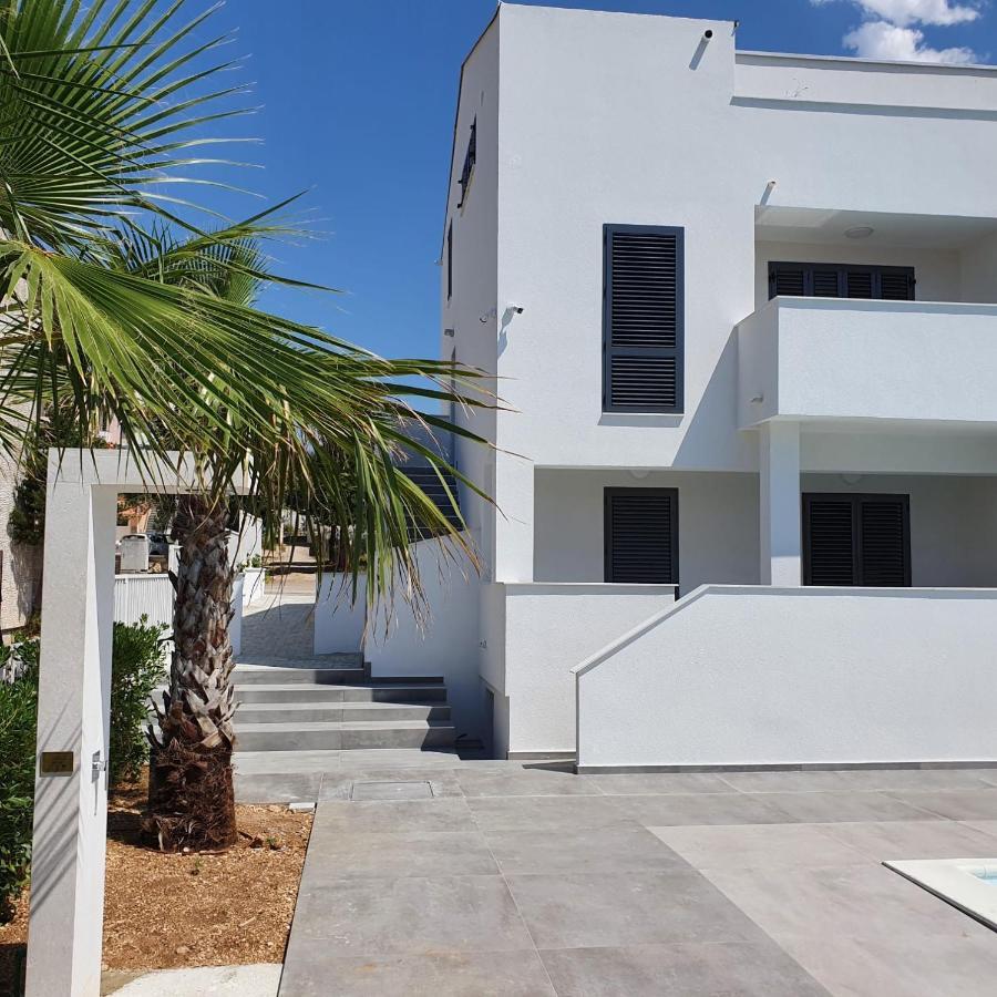 Villa Aquamarine Apartments Novalja Kültér fotó