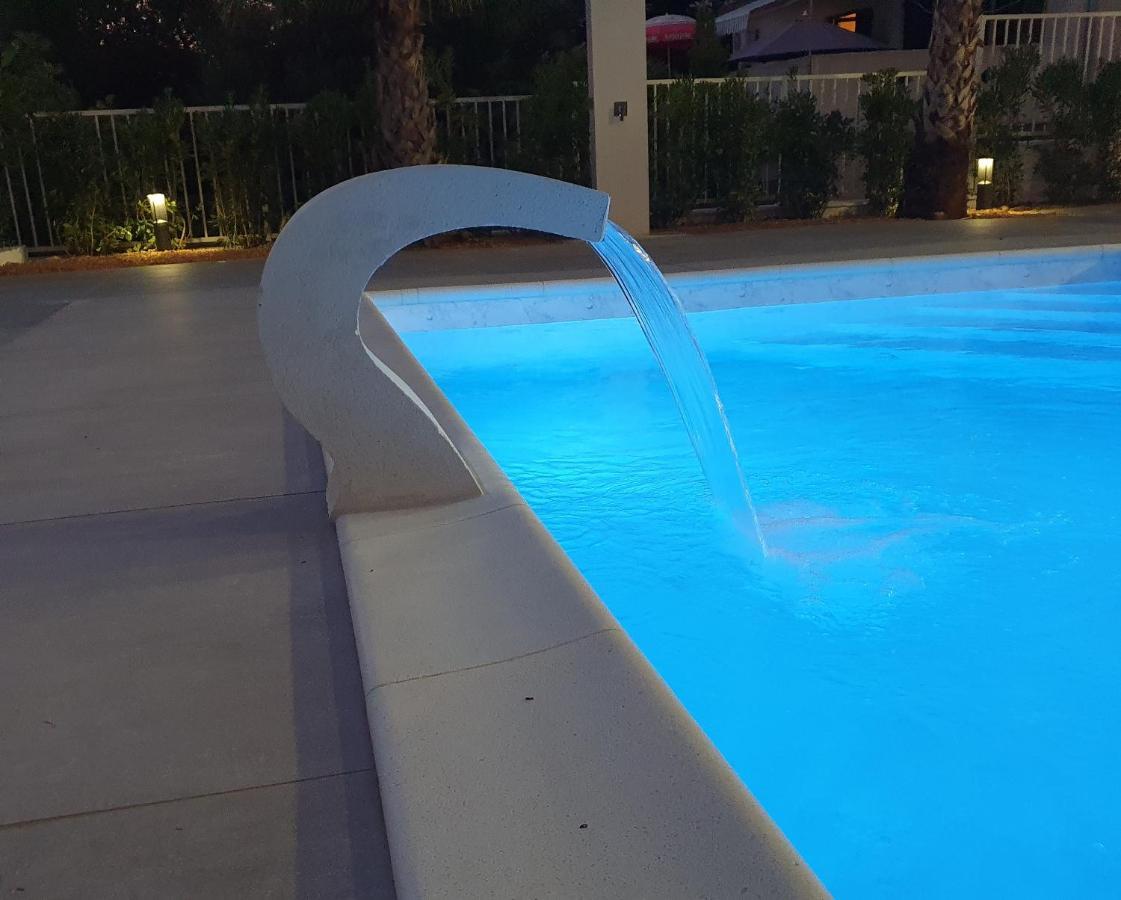 Villa Aquamarine Apartments Novalja Kültér fotó